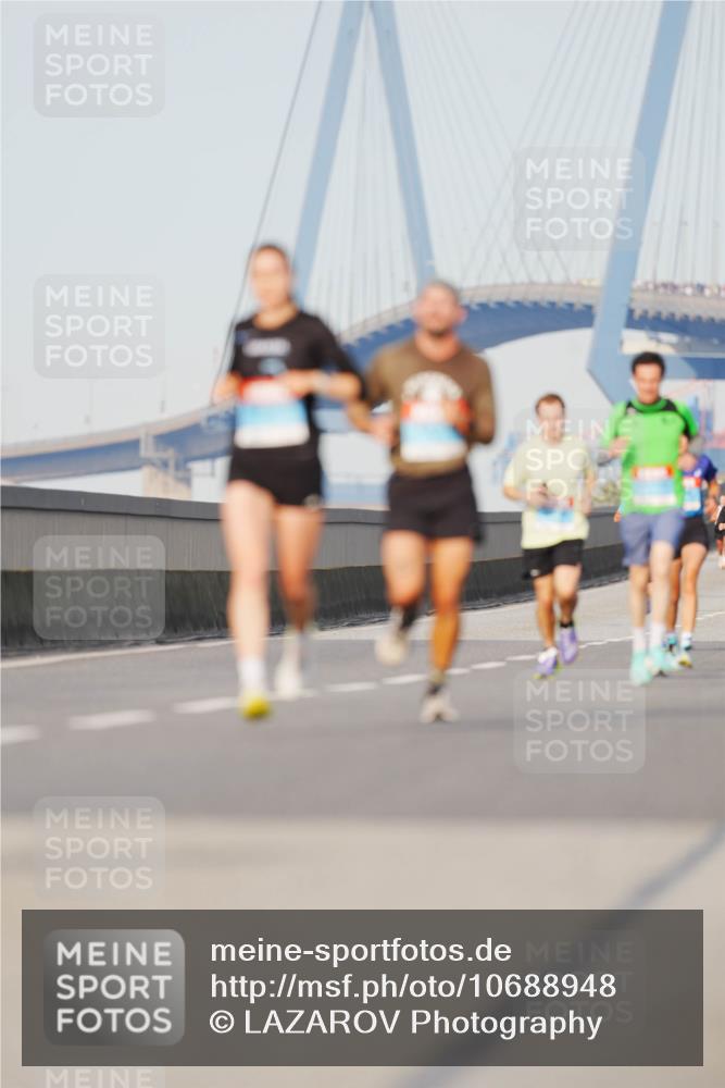 03.10.2026 - Köhlbrandbrückenlauf LAZAROV Photography http://msf.ph/oto/10688948 03.10.2026 09:40:33 Position 3  meine-sportfotos.de