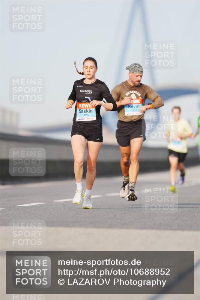 03.10.2026 - Köhlbrandbrückenlauf LAZAROV Photography http://msf.ph/oto/10688952 03.10.2026 09:40:35 Position 3 1425, 1413 meine-sportfotos.de