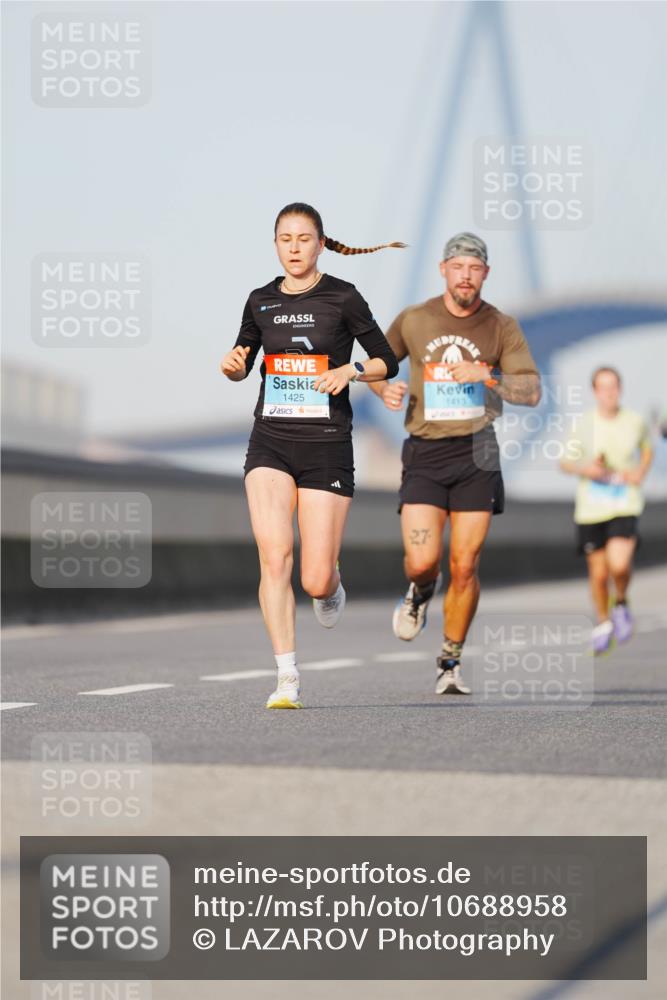 03.10.2026 - Köhlbrandbrückenlauf LAZAROV Photography http://msf.ph/oto/10688958 03.10.2026 09:40:35 Position 3 1425, 1413, 27 meine-sportfotos.de