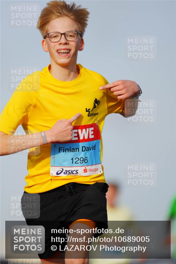 03.10.2026 - Köhlbrandbrückenlauf LAZAROV Photography http://msf.ph/oto/10689005 03.10.2026 09:40:44 Position 3 1296 meine-sportfotos.de