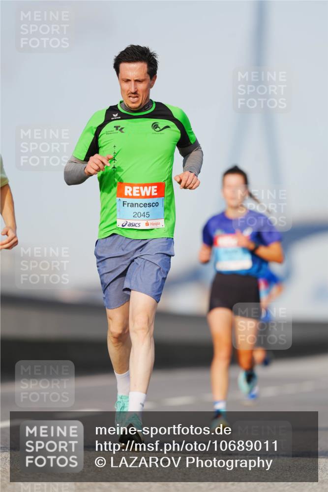 03.10.2026 - Köhlbrandbrückenlauf LAZAROV Photography http://msf.ph/oto/10689011 03.10.2026 09:40:45 Position 3 2045 meine-sportfotos.de