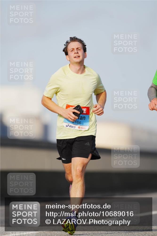 03.10.2026 - Köhlbrandbrückenlauf LAZAROV Photography http://msf.ph/oto/10689016 03.10.2026 09:40:46 Position 3 166 meine-sportfotos.de
