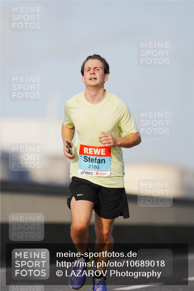 03.10.2026 - Köhlbrandbrückenlauf LAZAROV Photography http://msf.ph/oto/10689018 03.10.2026 09:40:46 Position 3 2166 meine-sportfotos.de