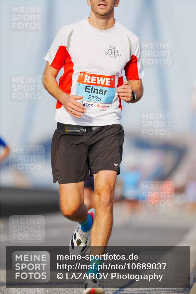 03.10.2026 - Köhlbrandbrückenlauf LAZAROV Photography http://msf.ph/oto/10689037 03.10.2026 09:40:49 Position 3 2125 meine-sportfotos.de