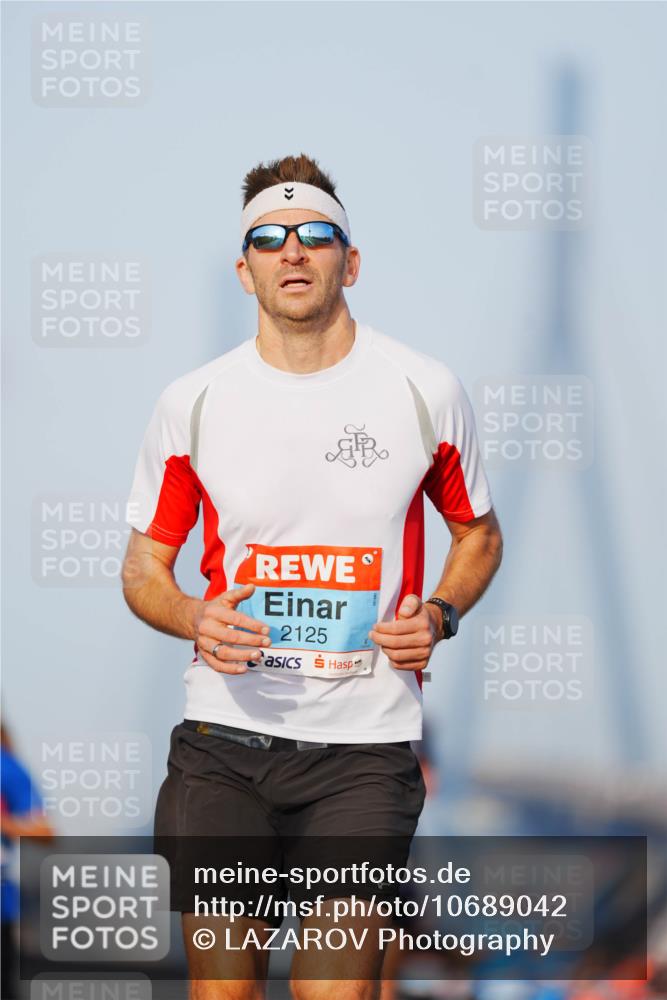 03.10.2026 - Köhlbrandbrückenlauf LAZAROV Photography http://msf.ph/oto/10689042 03.10.2026 09:40:49 Position 3 2125 meine-sportfotos.de