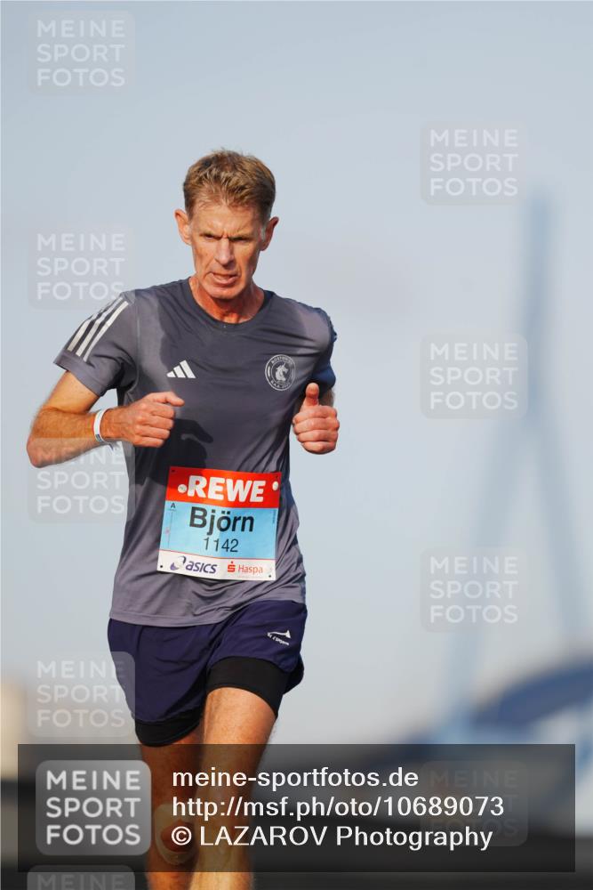 03.10.2026 - Köhlbrandbrückenlauf LAZAROV Photography http://msf.ph/oto/10689073 03.10.2026 09:40:54 Position 3 1142 meine-sportfotos.de