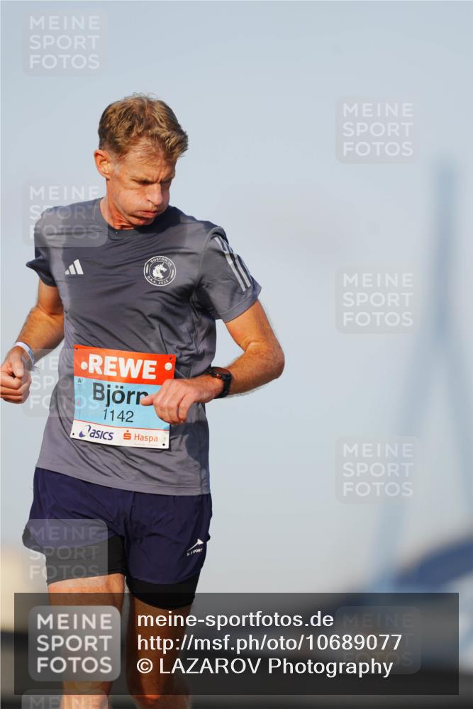 03.10.2026 - Köhlbrandbrückenlauf LAZAROV Photography http://msf.ph/oto/10689077 03.10.2026 09:40:55 Position 3 1142 meine-sportfotos.de