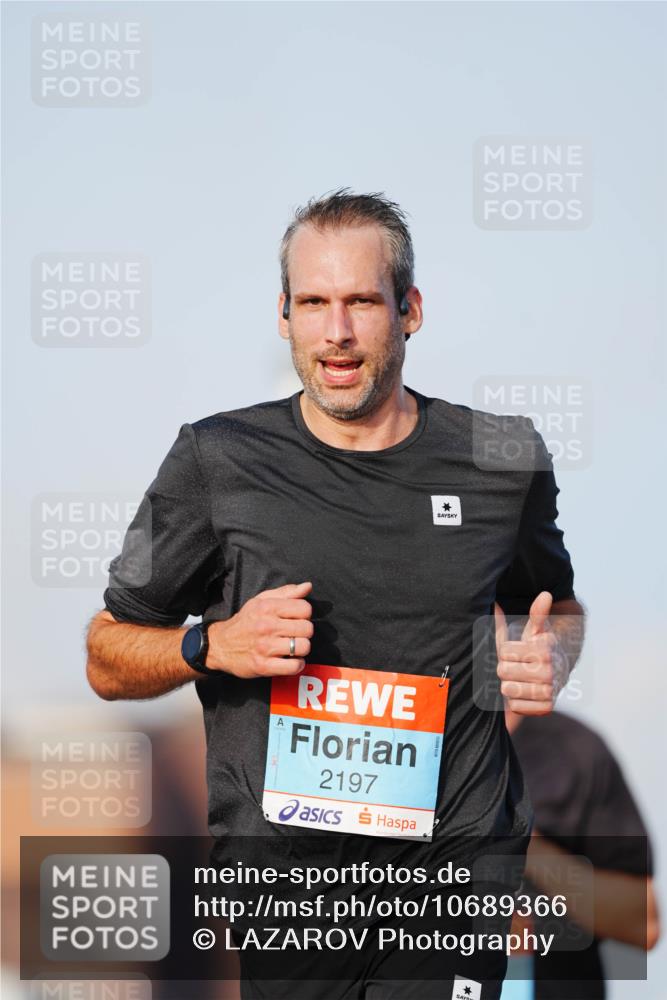 03.10.2026 - Köhlbrandbrückenlauf LAZAROV Photography http://msf.ph/oto/10689366 03.10.2026 09:42:10 Position 3 2197 meine-sportfotos.de