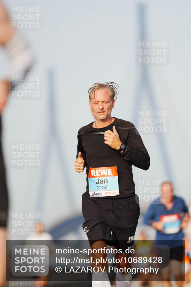 03.10.2026 - Köhlbrandbrückenlauf LAZAROV Photography http://msf.ph/oto/10689428 03.10.2026 09:42:28 Position 3 2188 meine-sportfotos.de