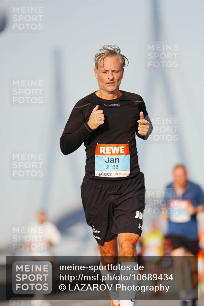 03.10.2026 - Köhlbrandbrückenlauf LAZAROV Photography http://msf.ph/oto/10689434 03.10.2026 09:42:29 Position 3 2188 meine-sportfotos.de