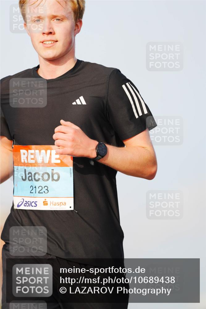 03.10.2026 - Köhlbrandbrückenlauf LAZAROV Photography http://msf.ph/oto/10689438 03.10.2026 09:42:31 Position 3 2123 meine-sportfotos.de
