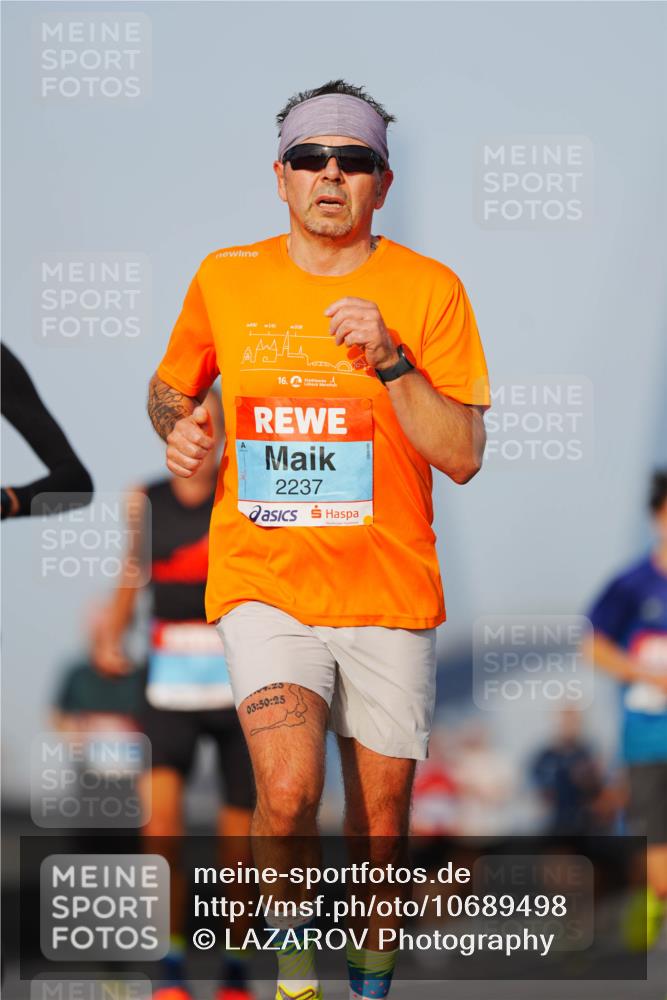 03.10.2026 - Köhlbrandbrückenlauf LAZAROV Photography http://msf.ph/oto/10689498 03.10.2026 09:42:44 Position 3 339, 16, 2237, 03, 50, 25 meine-sportfotos.de