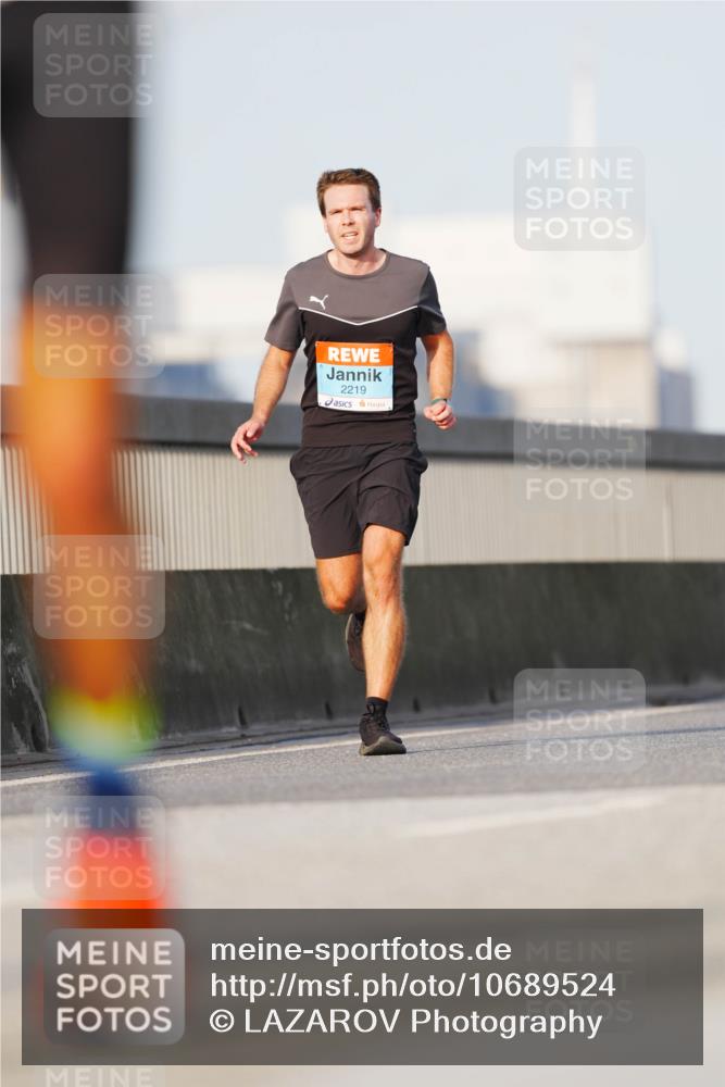 03.10.2026 - Köhlbrandbrückenlauf LAZAROV Photography http://msf.ph/oto/10689524 03.10.2026 09:42:49 Position 3 2219 meine-sportfotos.de