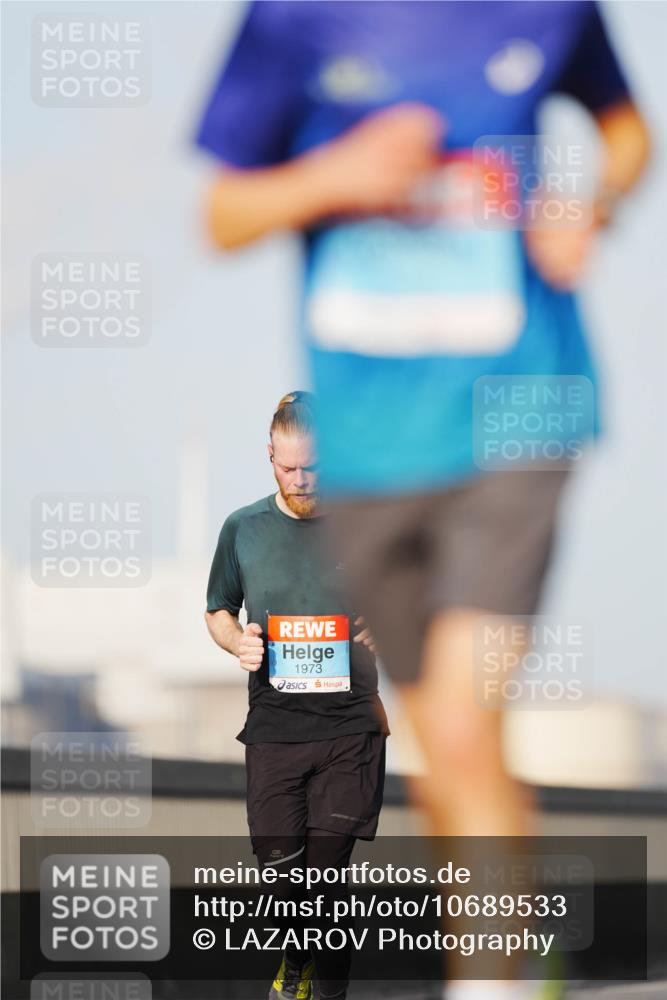 03.10.2026 - Köhlbrandbrückenlauf LAZAROV Photography http://msf.ph/oto/10689533 03.10.2026 09:42:50 Position 3 1973 meine-sportfotos.de