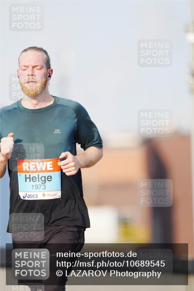 03.10.2026 - Köhlbrandbrückenlauf LAZAROV Photography http://msf.ph/oto/10689545 03.10.2026 09:42:54 Position 3 1973 meine-sportfotos.de