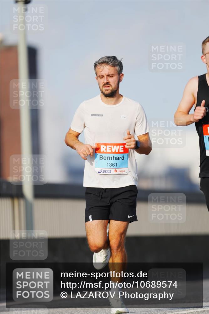 03.10.2026 - Köhlbrandbrückenlauf LAZAROV Photography http://msf.ph/oto/10689574 03.10.2026 09:43:01 Position 3 2013, 1361 meine-sportfotos.de