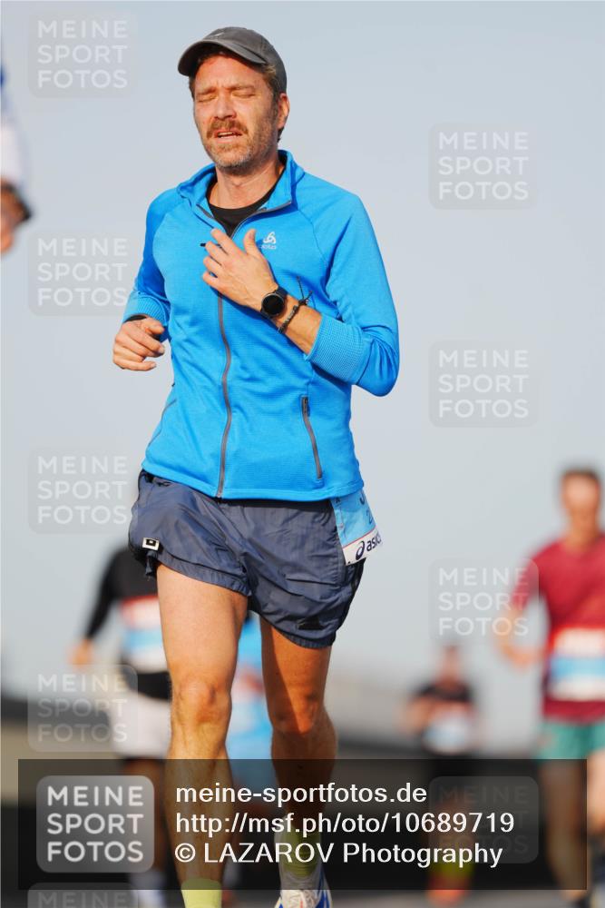 03.10.2026 - Köhlbrandbrückenlauf LAZAROV Photography http://msf.ph/oto/10689719 03.10.2026 09:43:41 Position 3  meine-sportfotos.de