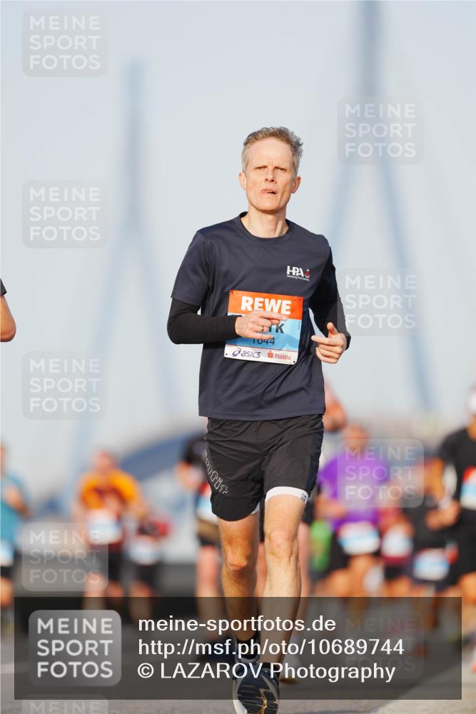 03.10.2026 - Köhlbrandbrückenlauf LAZAROV Photography http://msf.ph/oto/10689744 03.10.2026 09:43:48 Position 3 1044 meine-sportfotos.de
