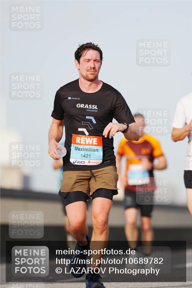 03.10.2026 - Köhlbrandbrückenlauf LAZAROV Photography http://msf.ph/oto/10689782 03.10.2026 09:43:57 Position 3 1421 meine-sportfotos.de