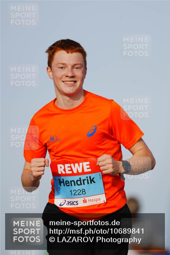03.10.2026 - Köhlbrandbrückenlauf LAZAROV Photography http://msf.ph/oto/10689841 03.10.2026 09:44:06 Position 3 1228 meine-sportfotos.de