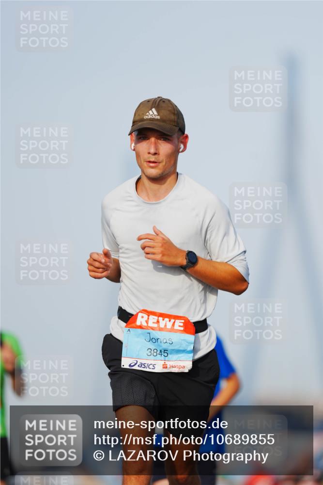 03.10.2026 - Köhlbrandbrückenlauf LAZAROV Photography http://msf.ph/oto/10689855 03.10.2026 09:44:09 Position 3 3845 meine-sportfotos.de