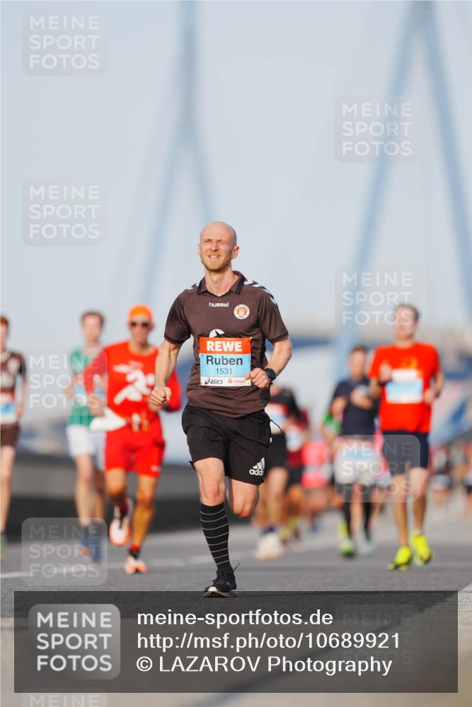 03.10.2026 - Köhlbrandbrückenlauf LAZAROV Photography http://msf.ph/oto/10689921 03.10.2026 09:44:22 Position 3 1531 meine-sportfotos.de