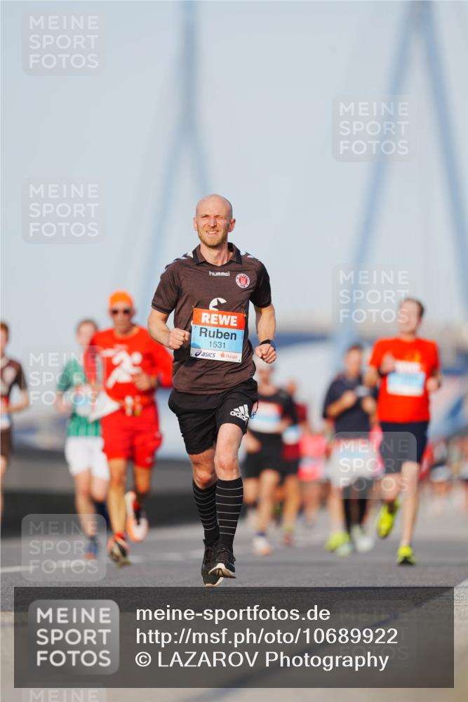 03.10.2026 - Köhlbrandbrückenlauf LAZAROV Photography http://msf.ph/oto/10689922 03.10.2026 09:44:22 Position 3 1531 meine-sportfotos.de