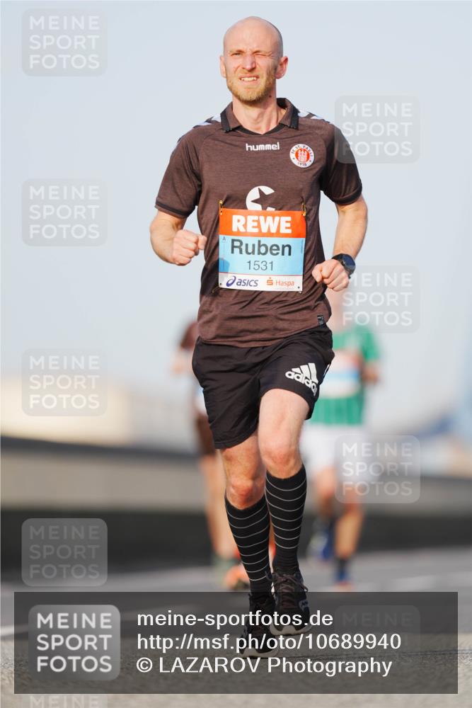 03.10.2026 - Köhlbrandbrückenlauf LAZAROV Photography http://msf.ph/oto/10689940 03.10.2026 09:44:25 Position 3 1910, 1531 meine-sportfotos.de