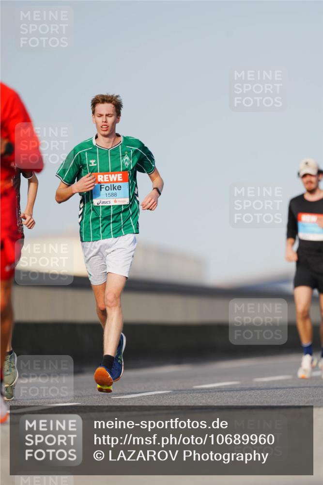 03.10.2026 - Köhlbrandbrückenlauf LAZAROV Photography http://msf.ph/oto/10689960 03.10.2026 09:44:29 Position 3 1588 meine-sportfotos.de