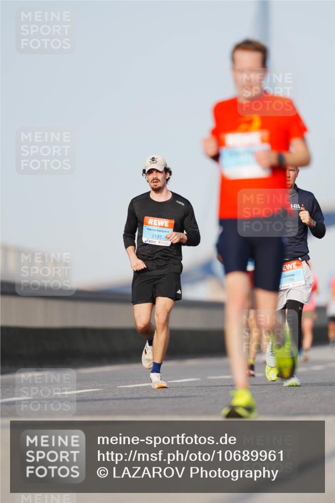 03.10.2026 - Köhlbrandbrückenlauf LAZAROV Photography http://msf.ph/oto/10689961 03.10.2026 09:44:30 Position 3 2137, 3798 meine-sportfotos.de