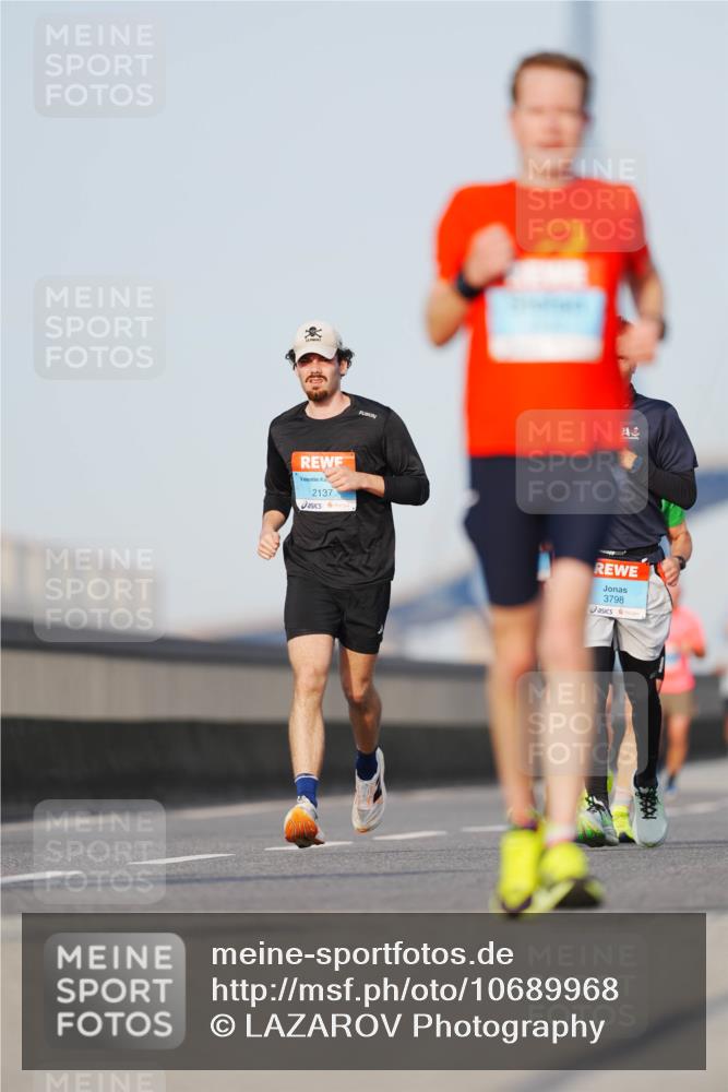 03.10.2026 - Köhlbrandbrückenlauf LAZAROV Photography http://msf.ph/oto/10689968 03.10.2026 09:44:30 Position 3 2137, 3798 meine-sportfotos.de