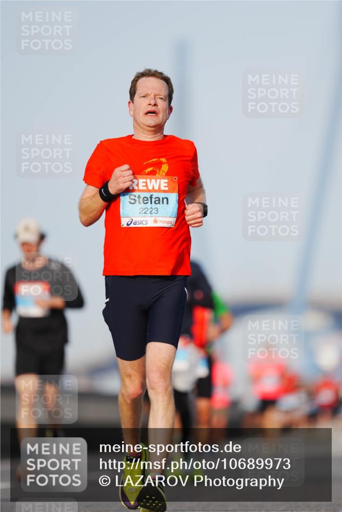 03.10.2026 - Köhlbrandbrückenlauf LAZAROV Photography http://msf.ph/oto/10689973 03.10.2026 09:44:30 Position 3 2223 meine-sportfotos.de