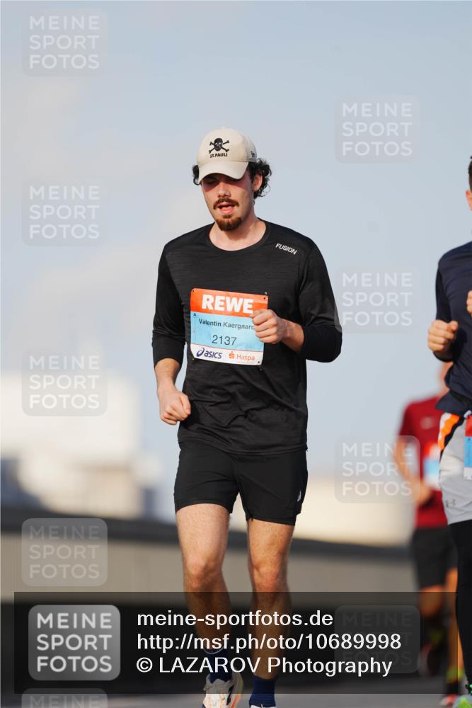 03.10.2026 - Köhlbrandbrückenlauf LAZAROV Photography http://msf.ph/oto/10689998 03.10.2026 09:44:35 Position 3 2137 meine-sportfotos.de