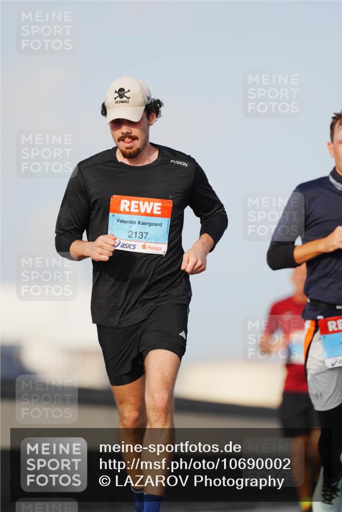 03.10.2026 - Köhlbrandbrückenlauf LAZAROV Photography http://msf.ph/oto/10690002 03.10.2026 09:44:35 Position 3 2137 meine-sportfotos.de