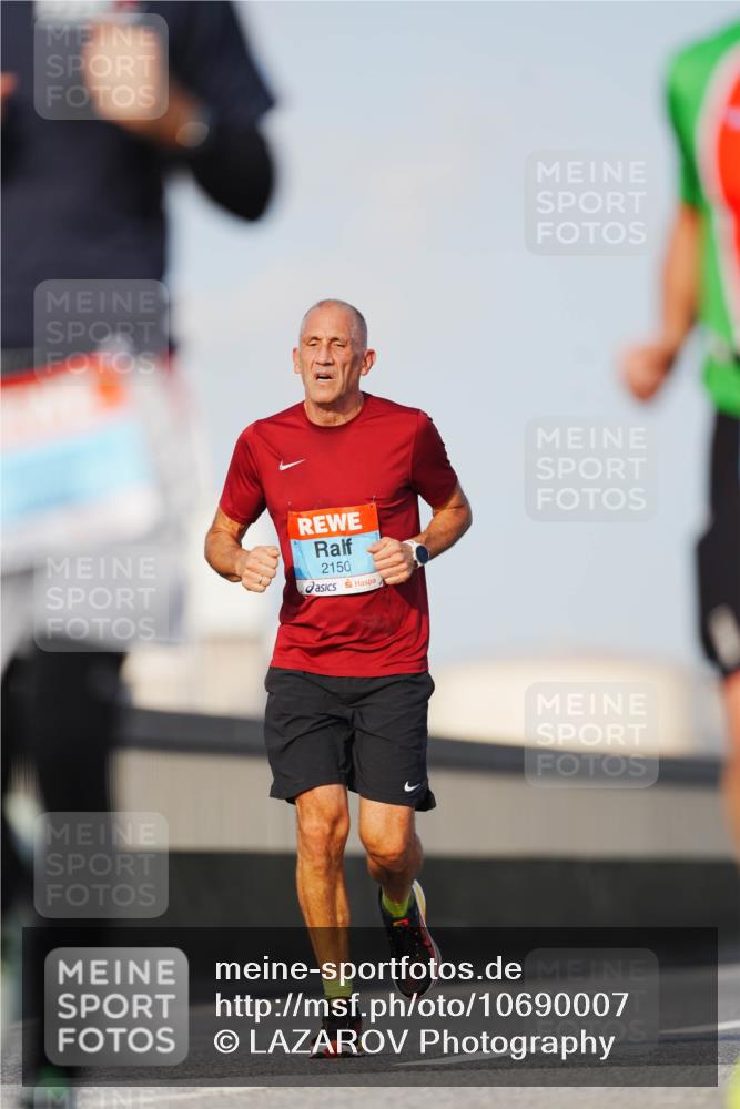 03.10.2026 - Köhlbrandbrückenlauf LAZAROV Photography http://msf.ph/oto/10690007 03.10.2026 09:44:38 Position 3 2150 meine-sportfotos.de