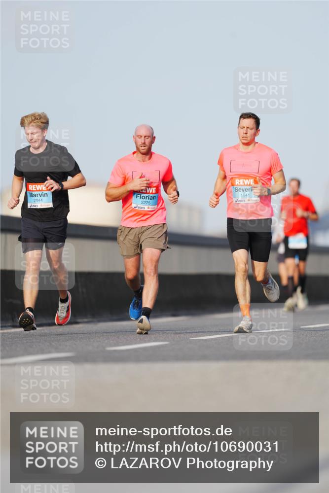 03.10.2026 - Köhlbrandbrückenlauf LAZAROV Photography http://msf.ph/oto/10690031 03.10.2026 09:44:44 Position 3 170, 2044, 2275, 1941 meine-sportfotos.de