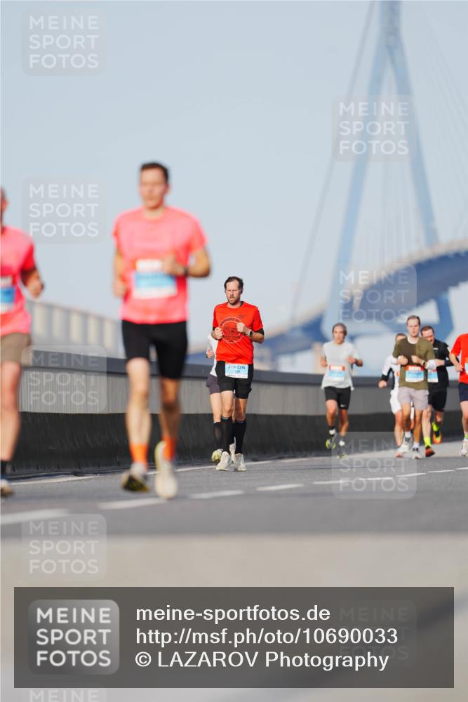 03.10.2026 - Köhlbrandbrückenlauf LAZAROV Photography http://msf.ph/oto/10690033 03.10.2026 09:44:45 Position 3  meine-sportfotos.de