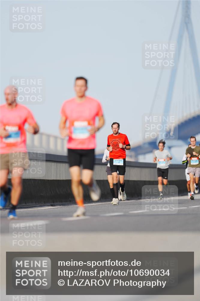 03.10.2026 - Köhlbrandbrückenlauf LAZAROV Photography http://msf.ph/oto/10690034 03.10.2026 09:44:45 Position 3  meine-sportfotos.de