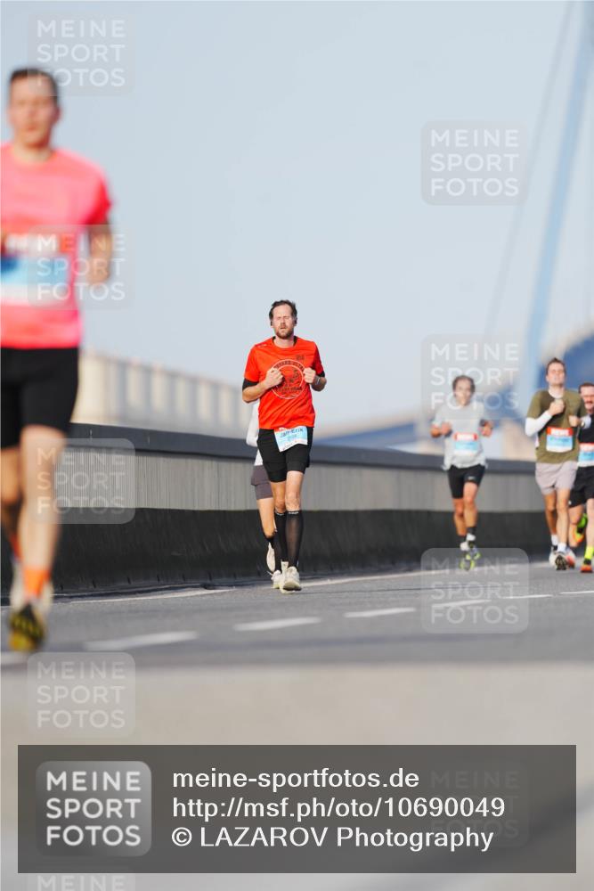 03.10.2026 - Köhlbrandbrückenlauf LAZAROV Photography http://msf.ph/oto/10690049 03.10.2026 09:44:48 Position 3 2198 meine-sportfotos.de
