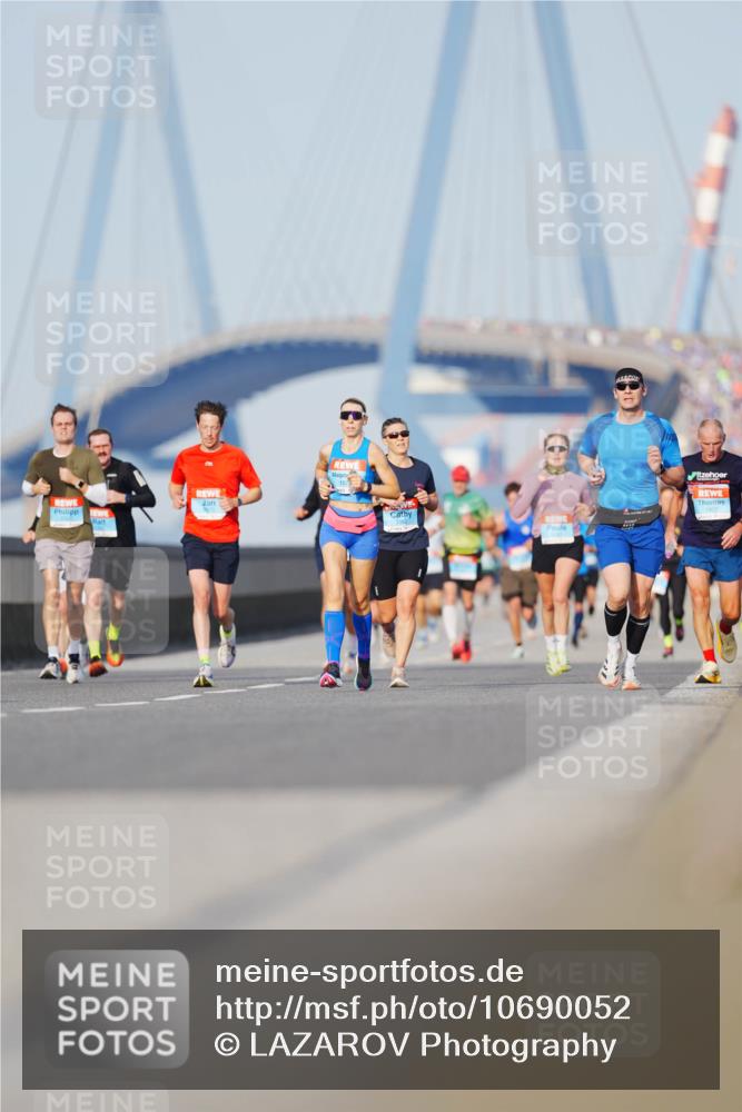 03.10.2026 - Köhlbrandbrückenlauf LAZAROV Photography http://msf.ph/oto/10690052 03.10.2026 09:44:49 Position 3  meine-sportfotos.de
