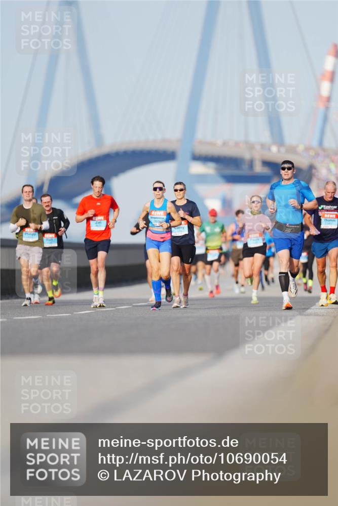 03.10.2026 - Köhlbrandbrückenlauf LAZAROV Photography http://msf.ph/oto/10690054 03.10.2026 09:44:49 Position 3 0, 1575 meine-sportfotos.de