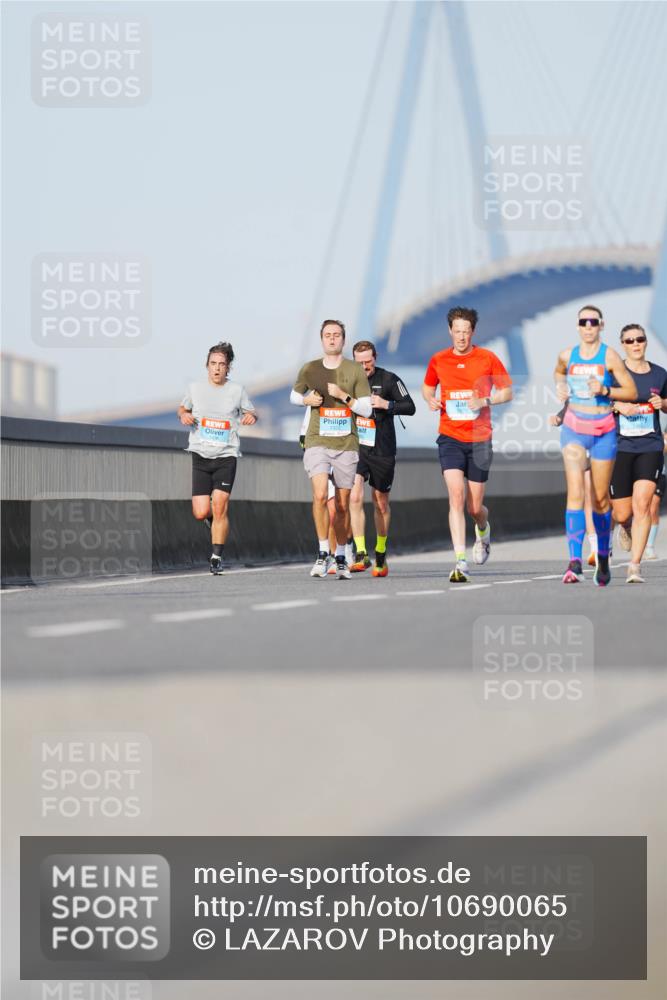 03.10.2026 - Köhlbrandbrückenlauf LAZAROV Photography http://msf.ph/oto/10690065 03.10.2026 09:44:50 Position 3  meine-sportfotos.de