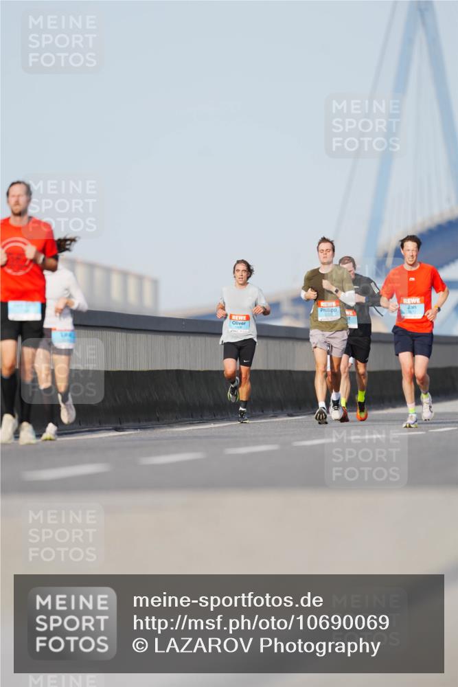 03.10.2026 - Köhlbrandbrückenlauf LAZAROV Photography http://msf.ph/oto/10690069 03.10.2026 09:44:51 Position 3  meine-sportfotos.de