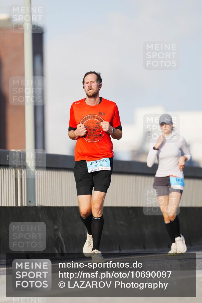 03.10.2026 - Köhlbrandbrückenlauf LAZAROV Photography http://msf.ph/oto/10690097 03.10.2026 09:44:58 Position 3 2198 meine-sportfotos.de