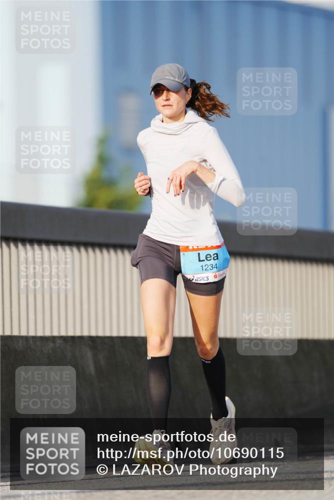 03.10.2026 - Köhlbrandbrückenlauf LAZAROV Photography http://msf.ph/oto/10690115 03.10.2026 09:45:03 Position 3 1234 meine-sportfotos.de