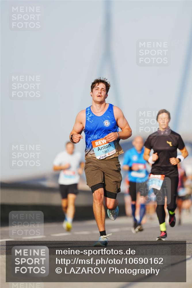 03.10.2026 - Köhlbrandbrückenlauf LAZAROV Photography http://msf.ph/oto/10690162 03.10.2026 09:45:12 Position 3 1961 meine-sportfotos.de