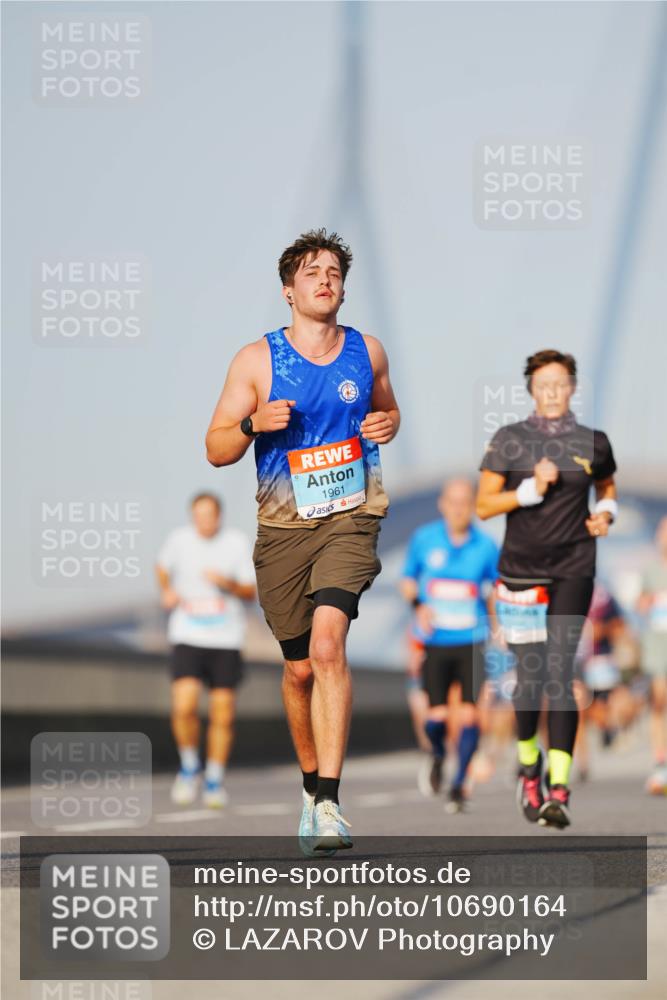 03.10.2026 - Köhlbrandbrückenlauf LAZAROV Photography http://msf.ph/oto/10690164 03.10.2026 09:45:13 Position 3 1961 meine-sportfotos.de