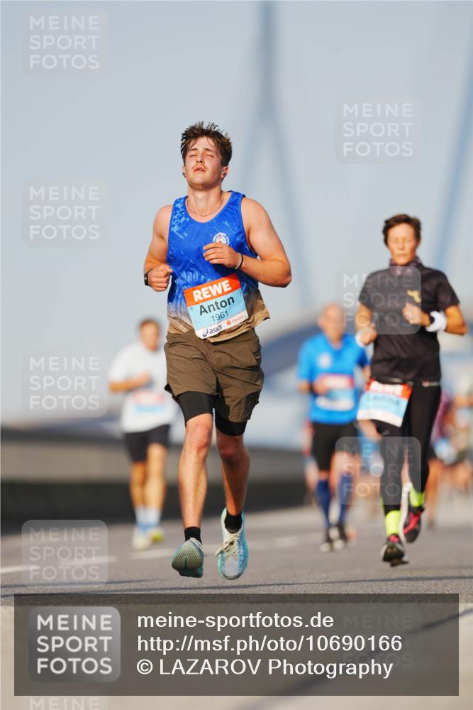 03.10.2026 - Köhlbrandbrückenlauf LAZAROV Photography http://msf.ph/oto/10690166 03.10.2026 09:45:13 Position 3 1961 meine-sportfotos.de