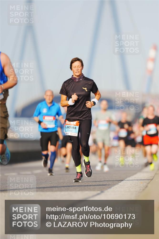 03.10.2026 - Köhlbrandbrückenlauf LAZAROV Photography http://msf.ph/oto/10690173 03.10.2026 09:45:14 Position 3 1102 meine-sportfotos.de