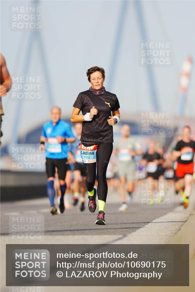 03.10.2026 - Köhlbrandbrückenlauf LAZAROV Photography http://msf.ph/oto/10690175 03.10.2026 09:45:14 Position 3 1102 meine-sportfotos.de